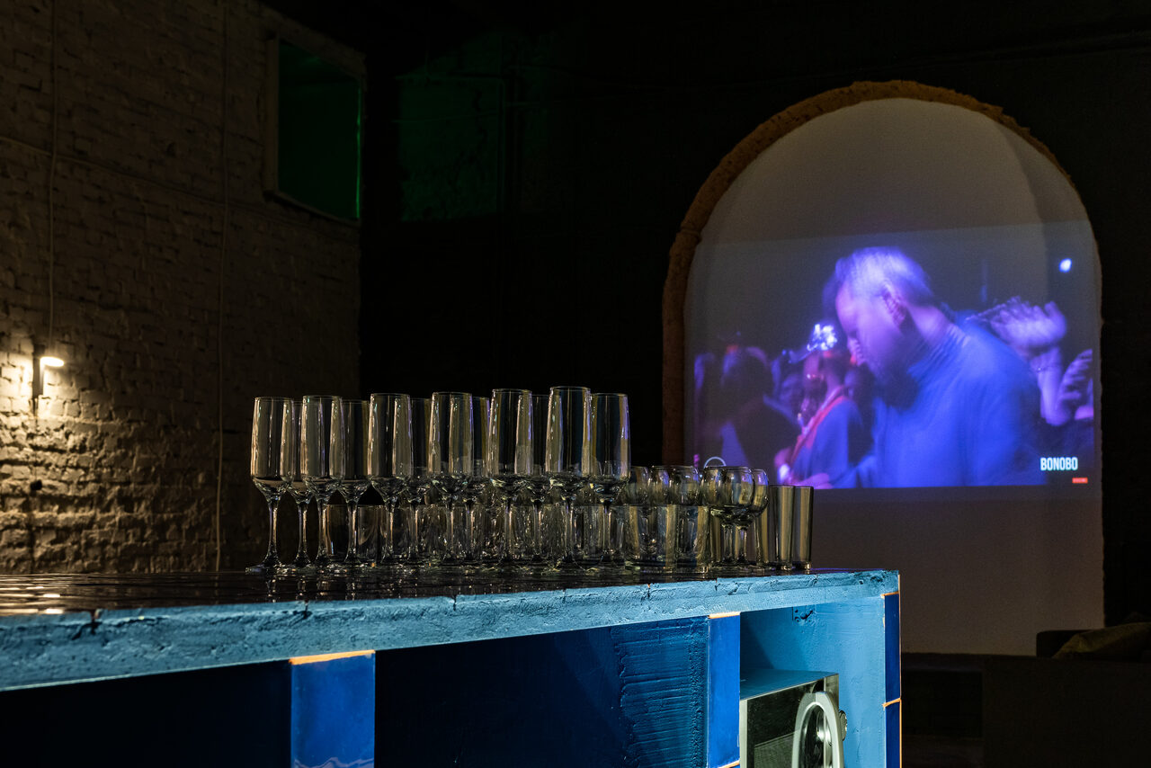 Арендовать Дизайнерский лофт с высокими потолками