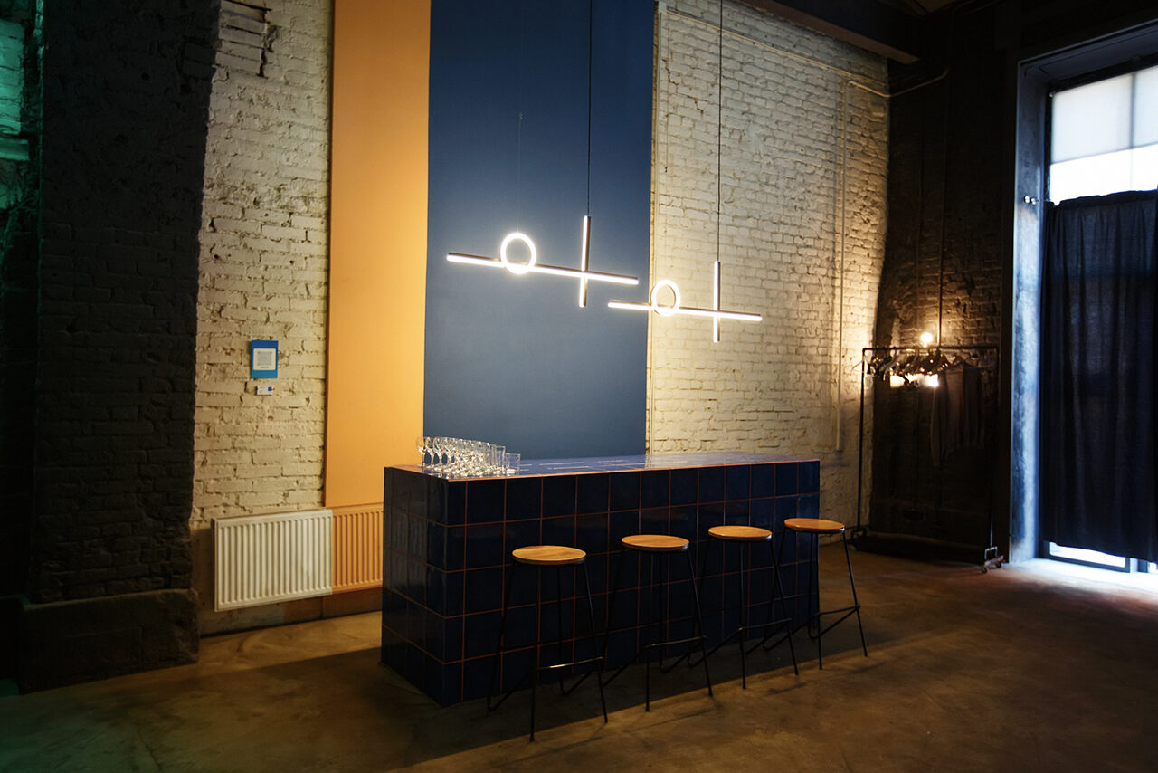 Арендовать Дизайнерский лофт с высокими потолками