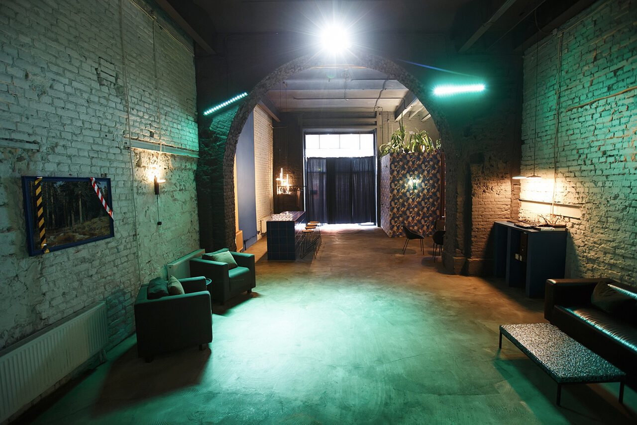 Арендовать Дизайнерский лофт с высокими потолками