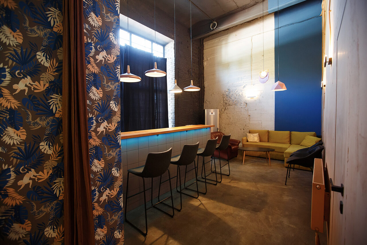 Арендовать Дизайнерский лофт с высокими потолками