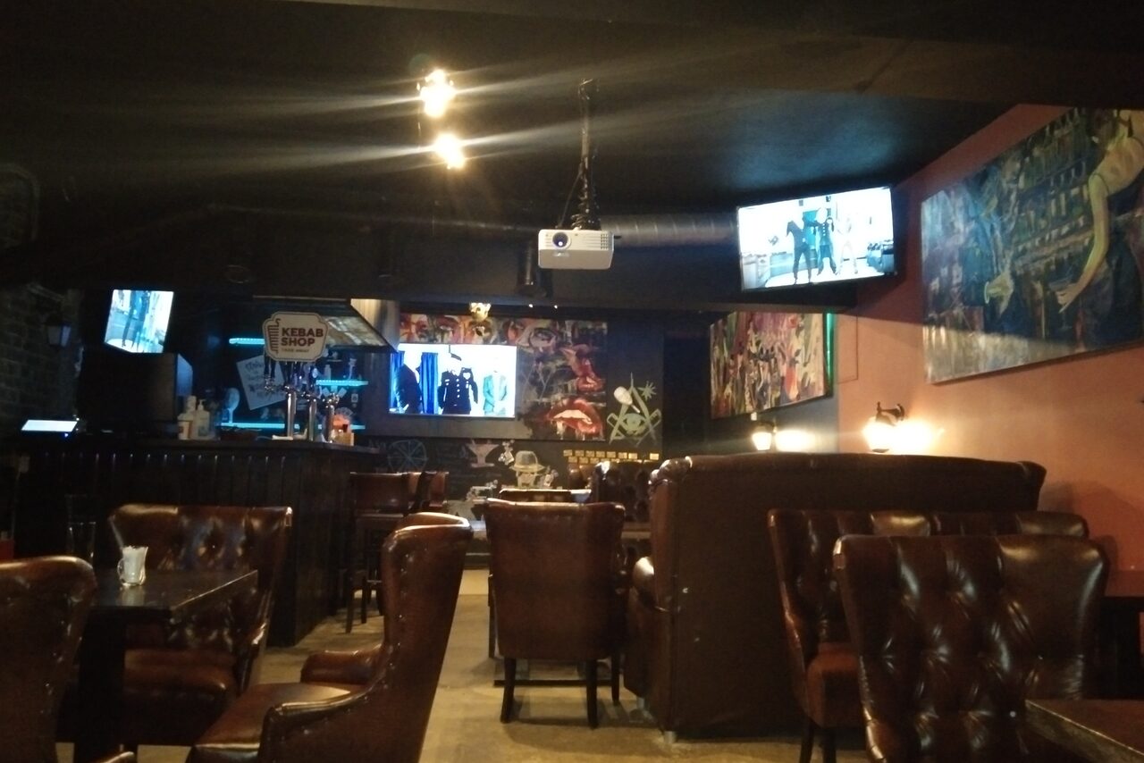 Арендовать LOFT ART Бар с кожаными креслами