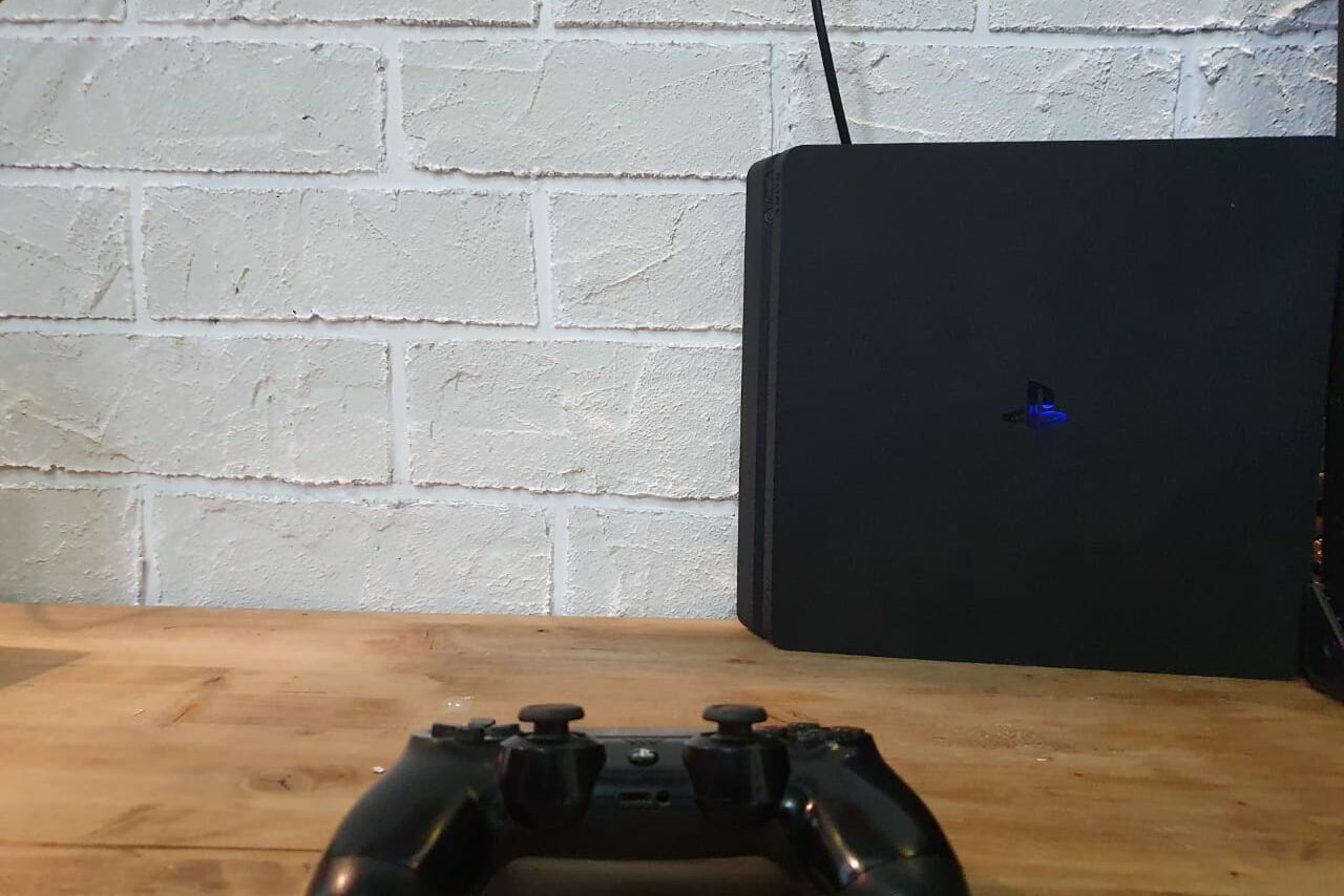 Арендовать Черный лофт с большой барной стойкой