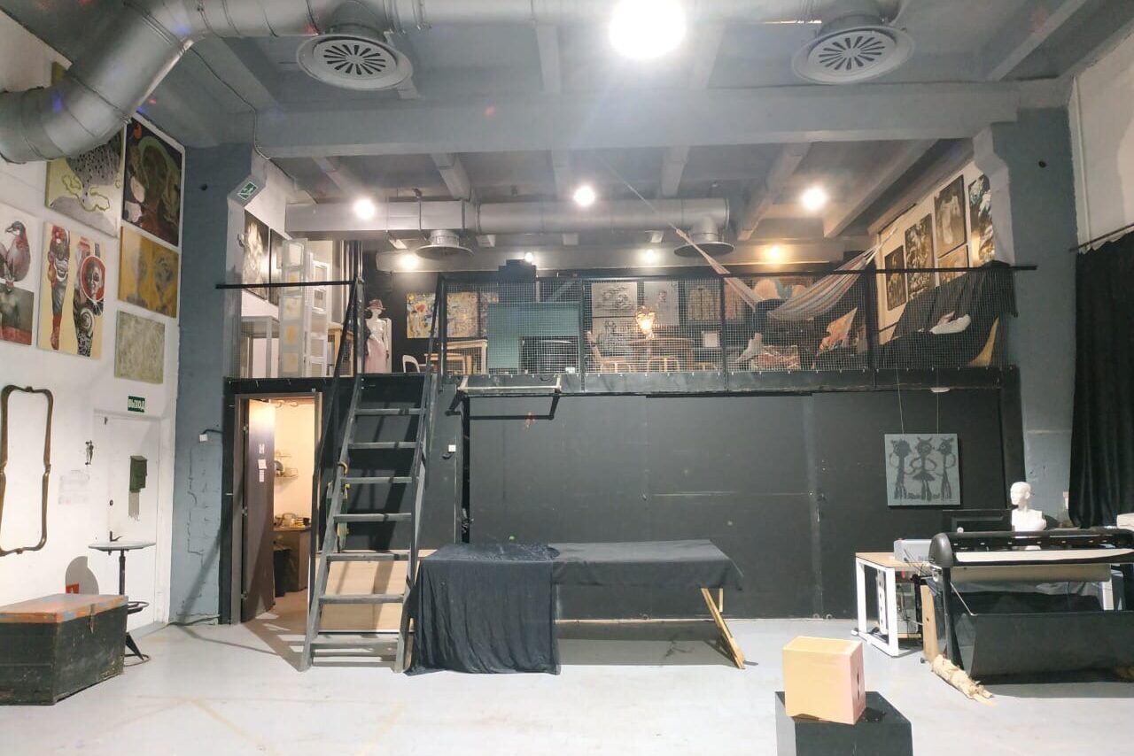 Арендовать BLACK PANTHER ARENA Двухэтажная творческая мастерская