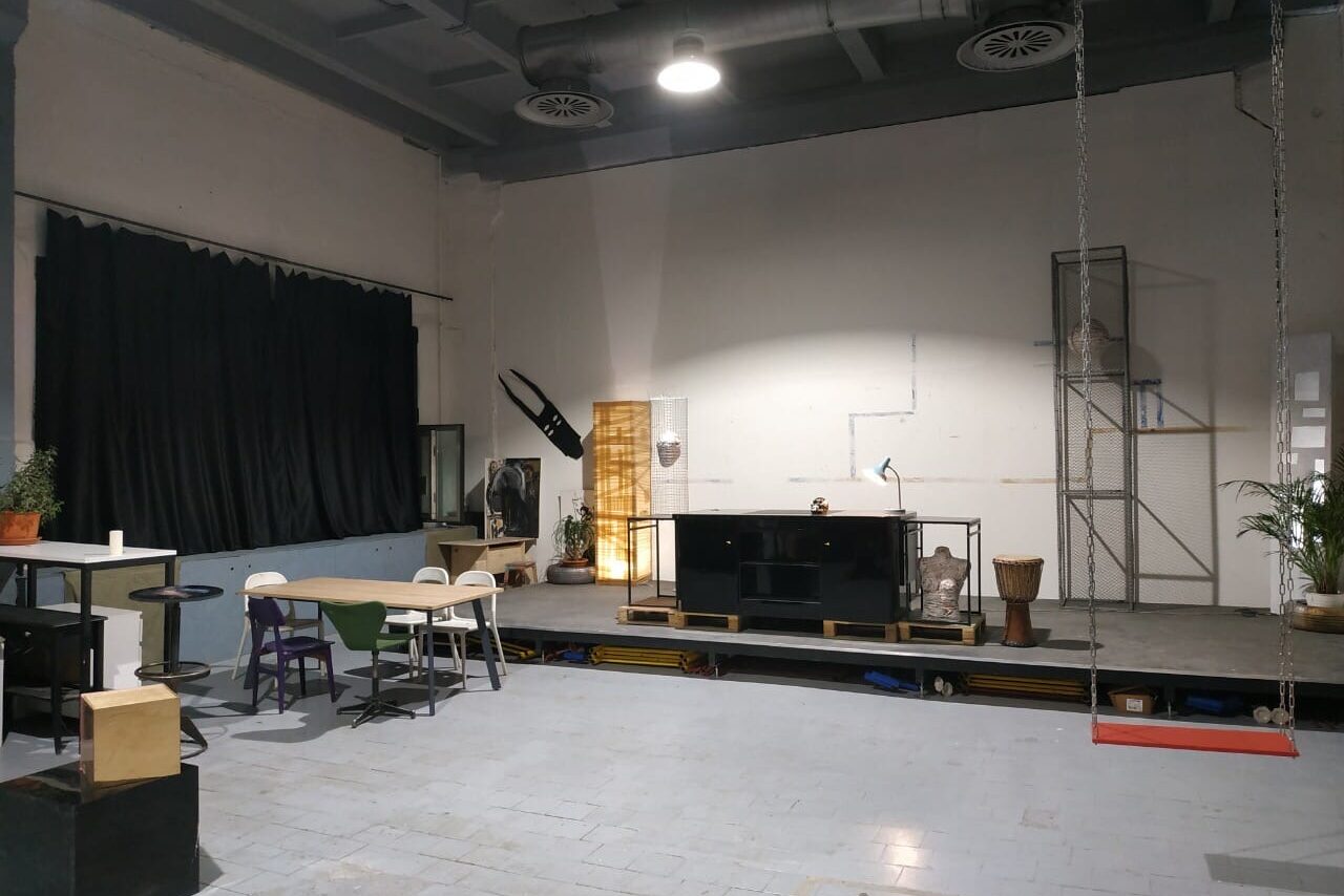 Арендовать BLACK PANTHER ARENA Двухэтажная творческая мастерская