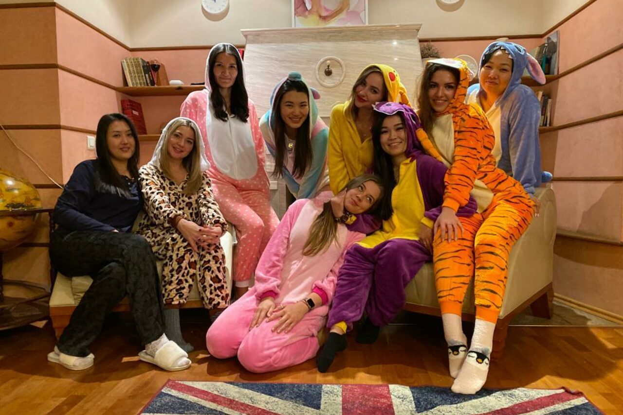 Арендовать Площадка с настоящим живым камином в центре столиц