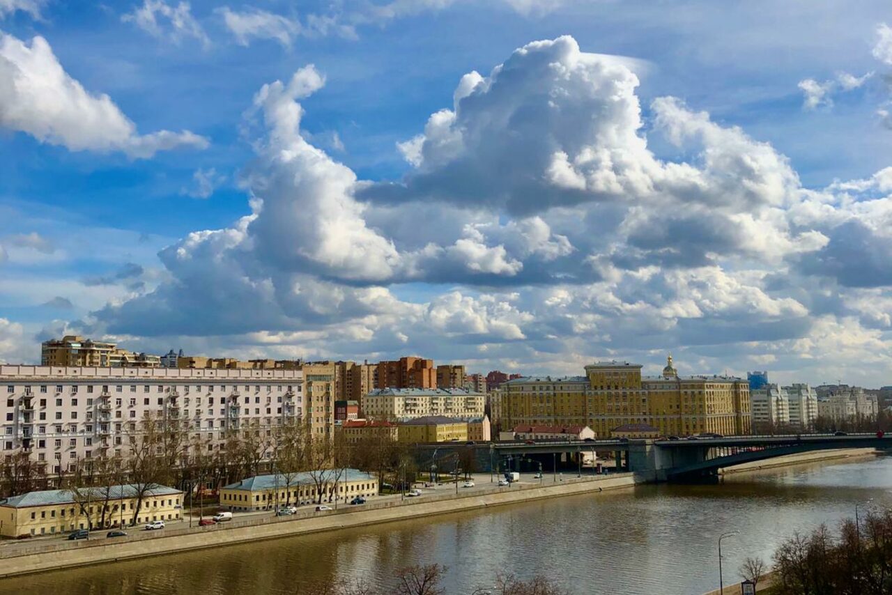 Арендовать Площадка с настоящим живым камином в центре столиц