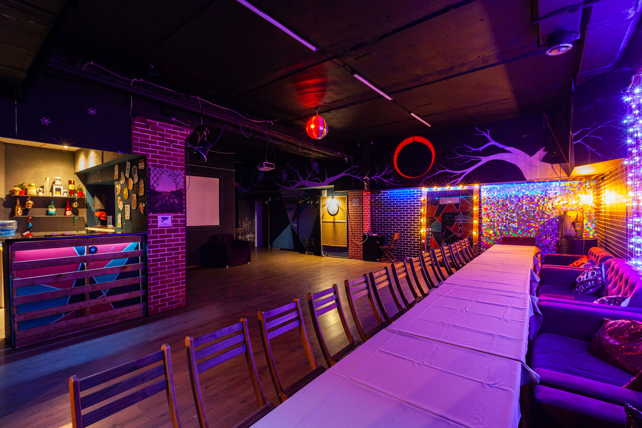 Арендовать Лофт со светомузыкой и настольным теннисом