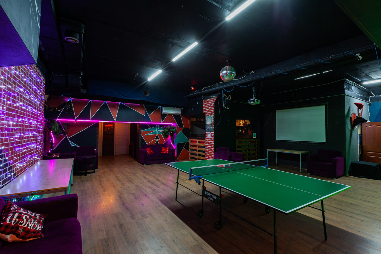 Арендовать Лофт со светомузыкой и настольным теннисом