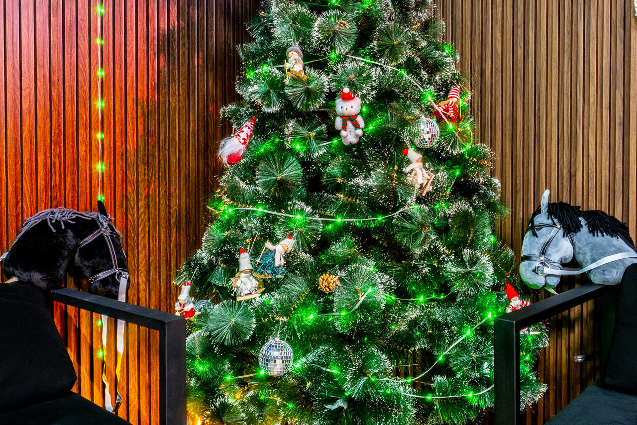 Арендовать Лофт со светомузыкой и настольным теннисом