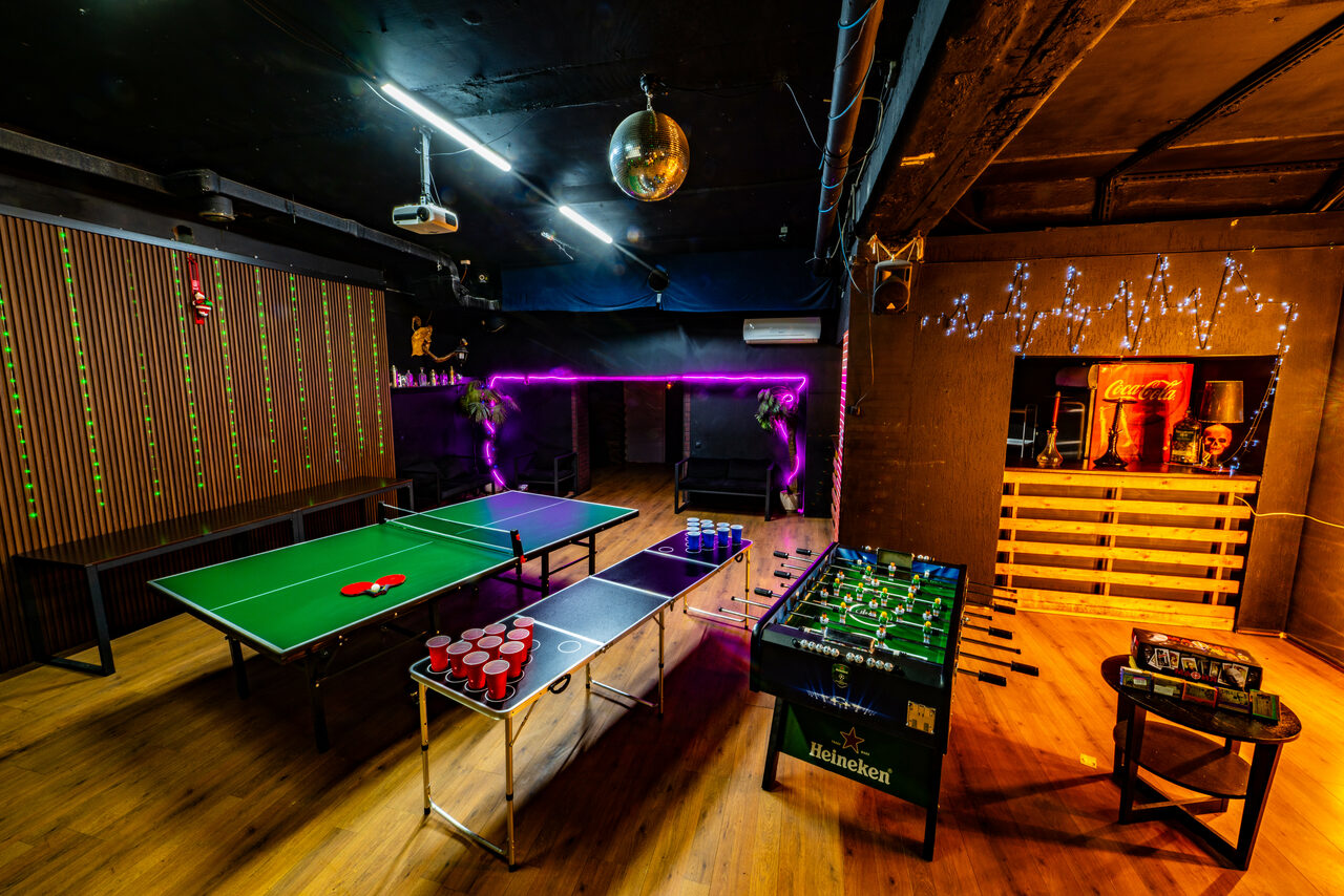 Арендовать Лофт со светомузыкой и настольным теннисом