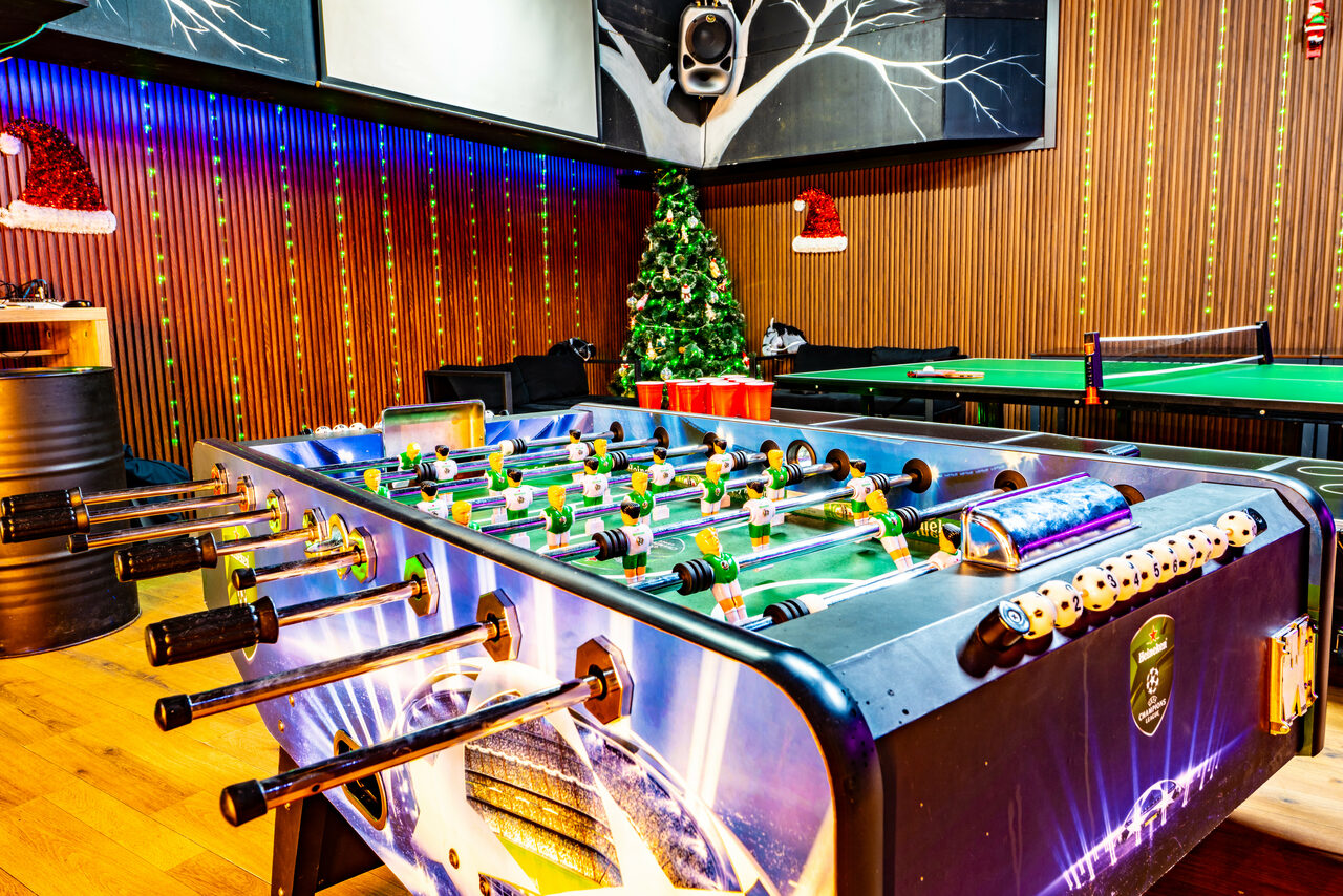 Арендовать Лофт со светомузыкой и настольным теннисом