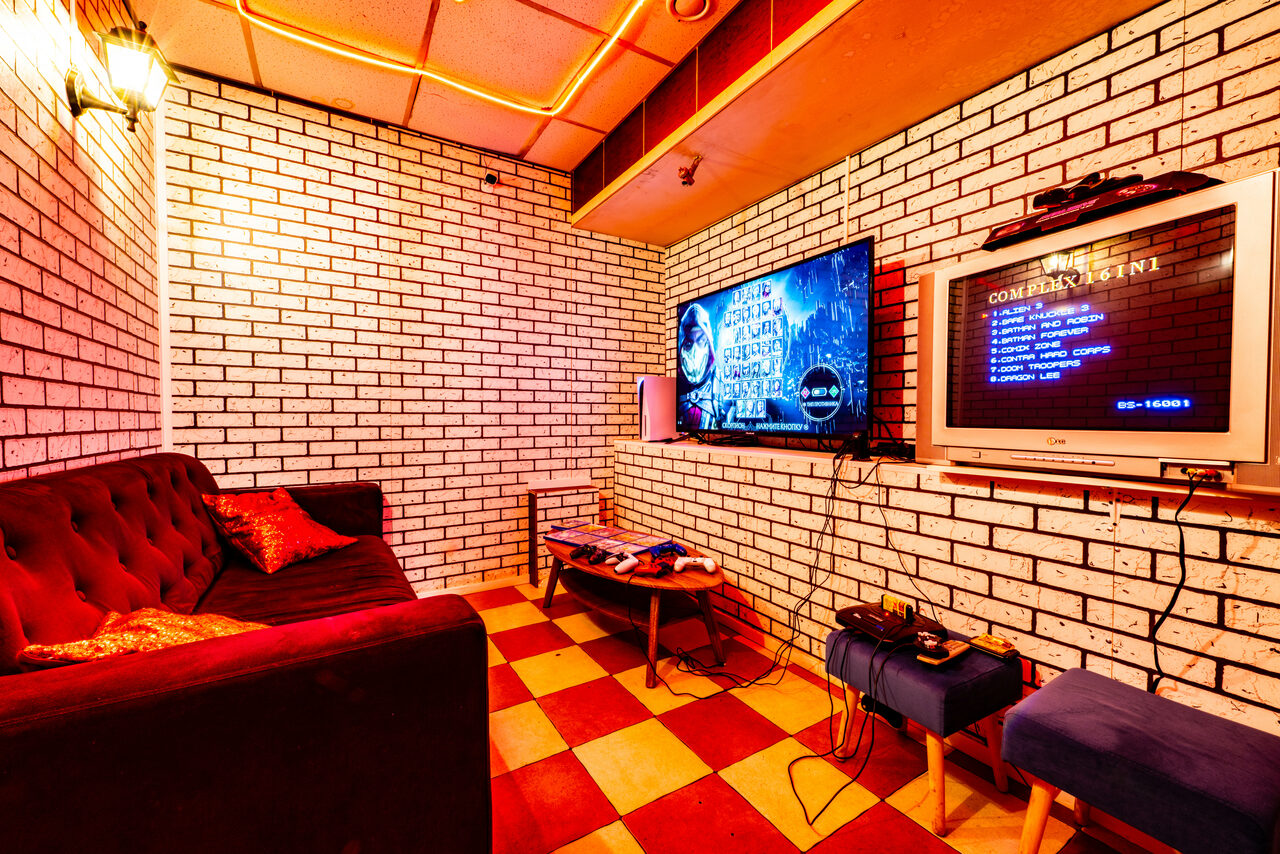 Арендовать Лофт со светомузыкой и настольным теннисом