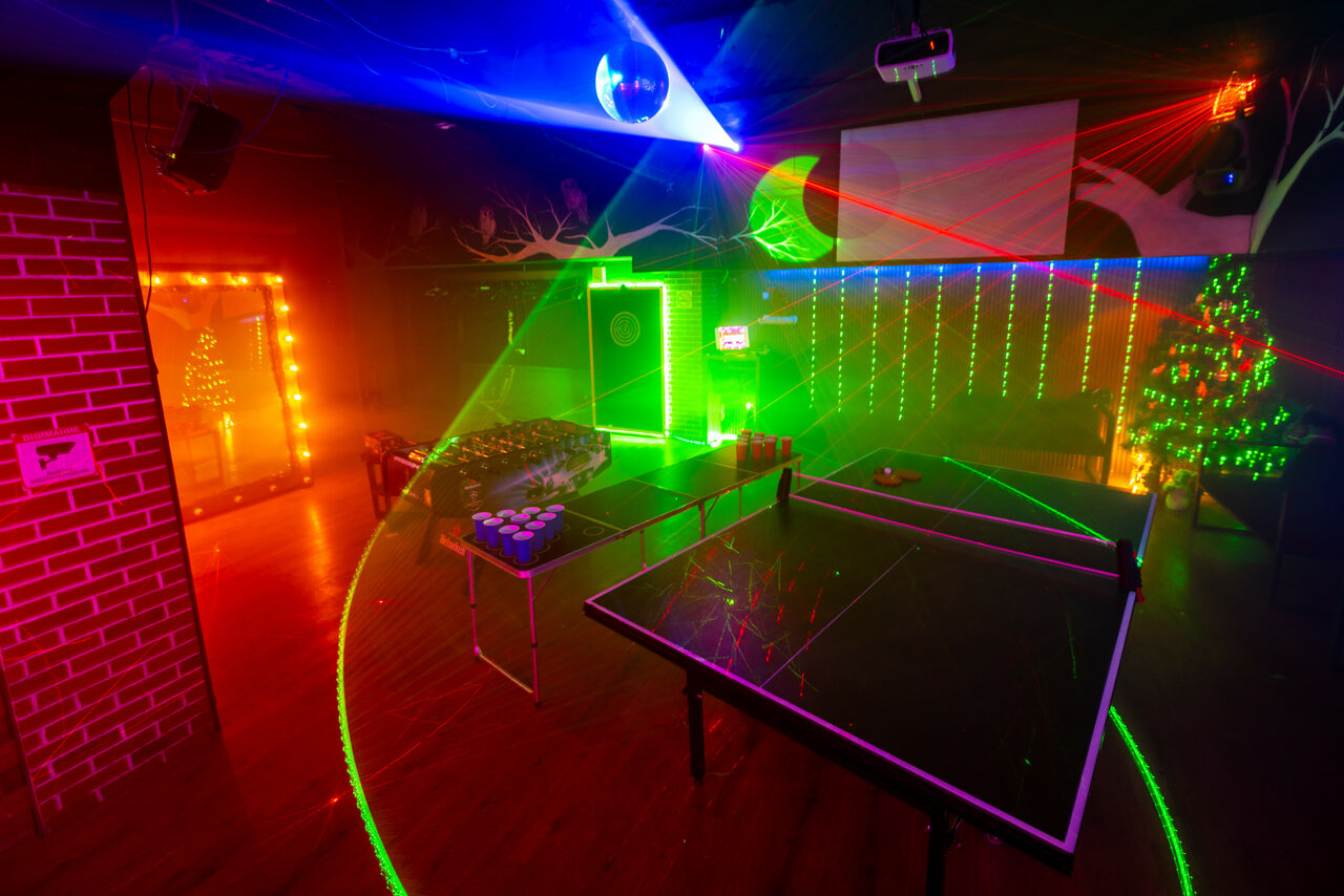 Арендовать Лофт со светомузыкой и настольным теннисом