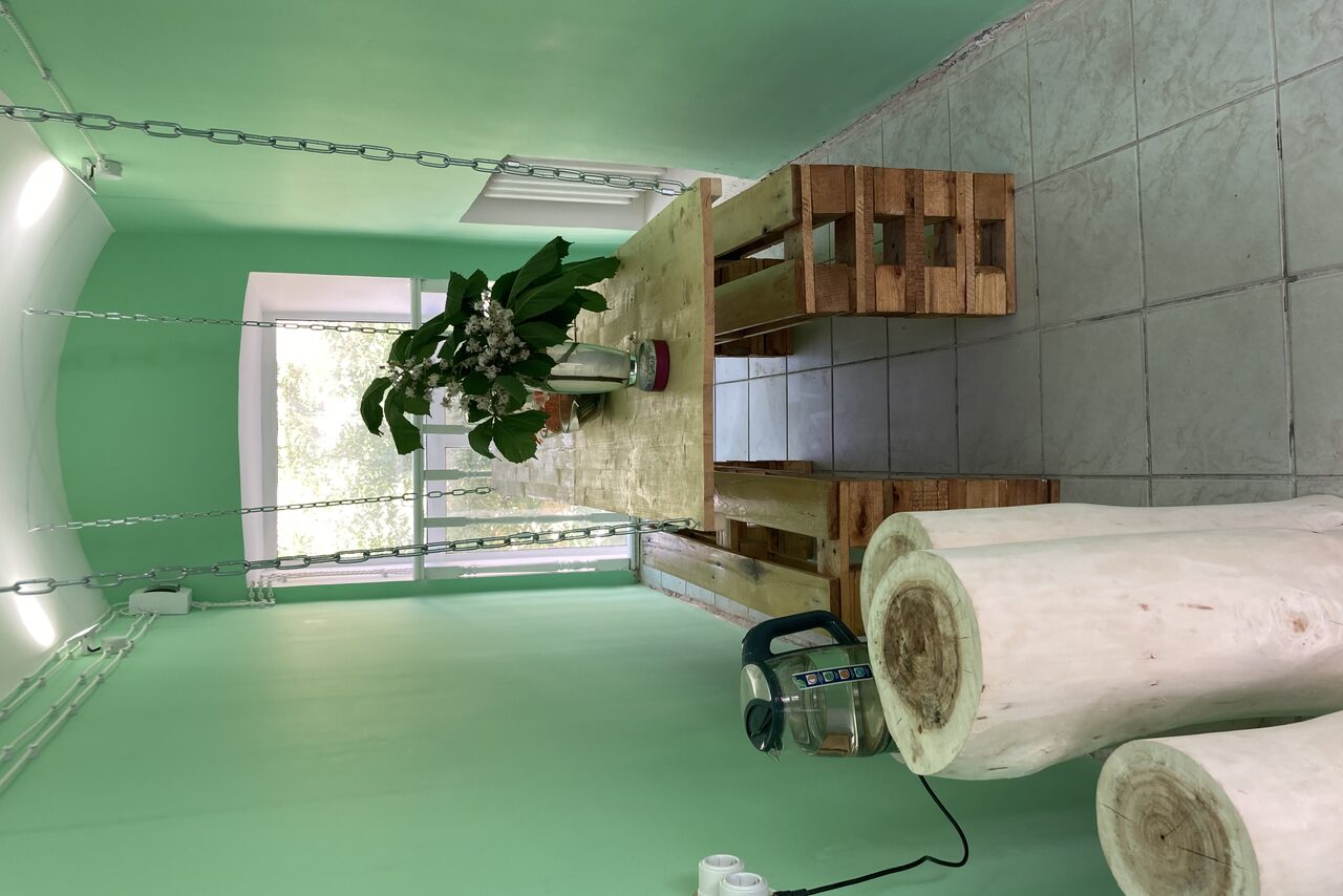 Арендовать Небольшая трехэтажная площадка