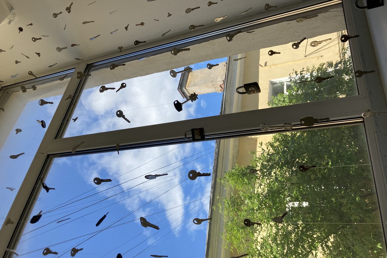 Арендовать Небольшая трехэтажная площадка