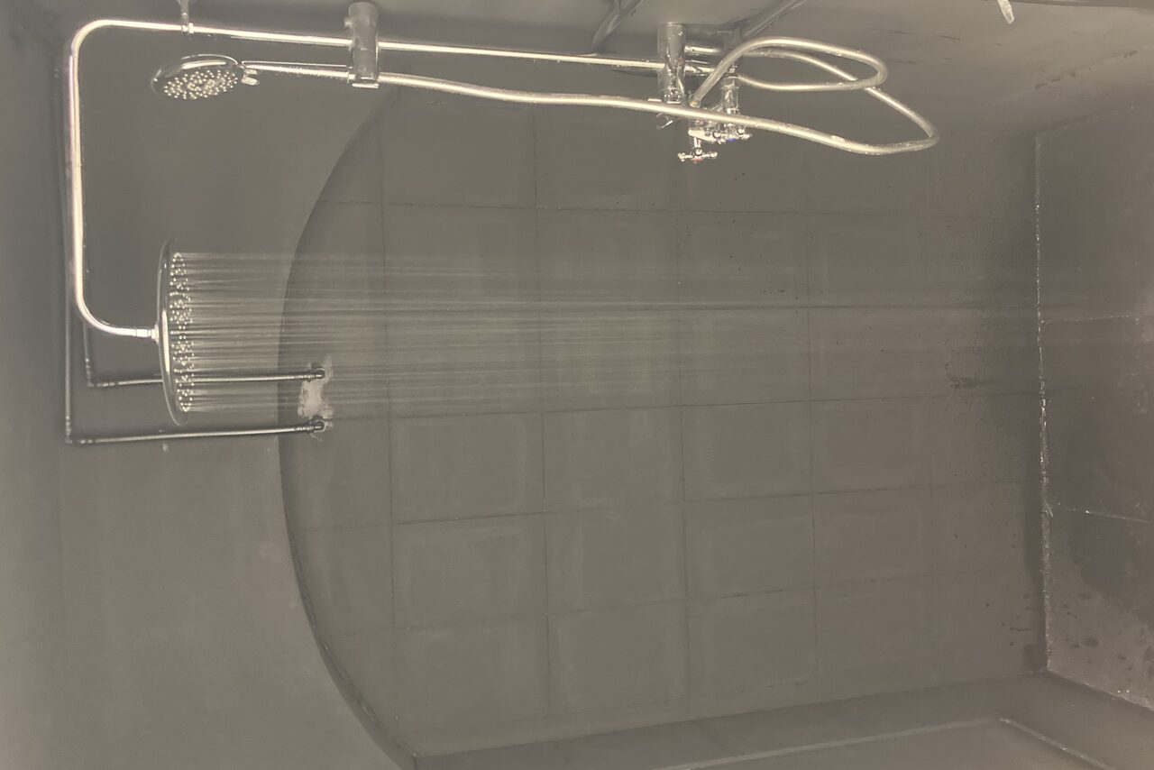 Арендовать Небольшая трехэтажная площадка