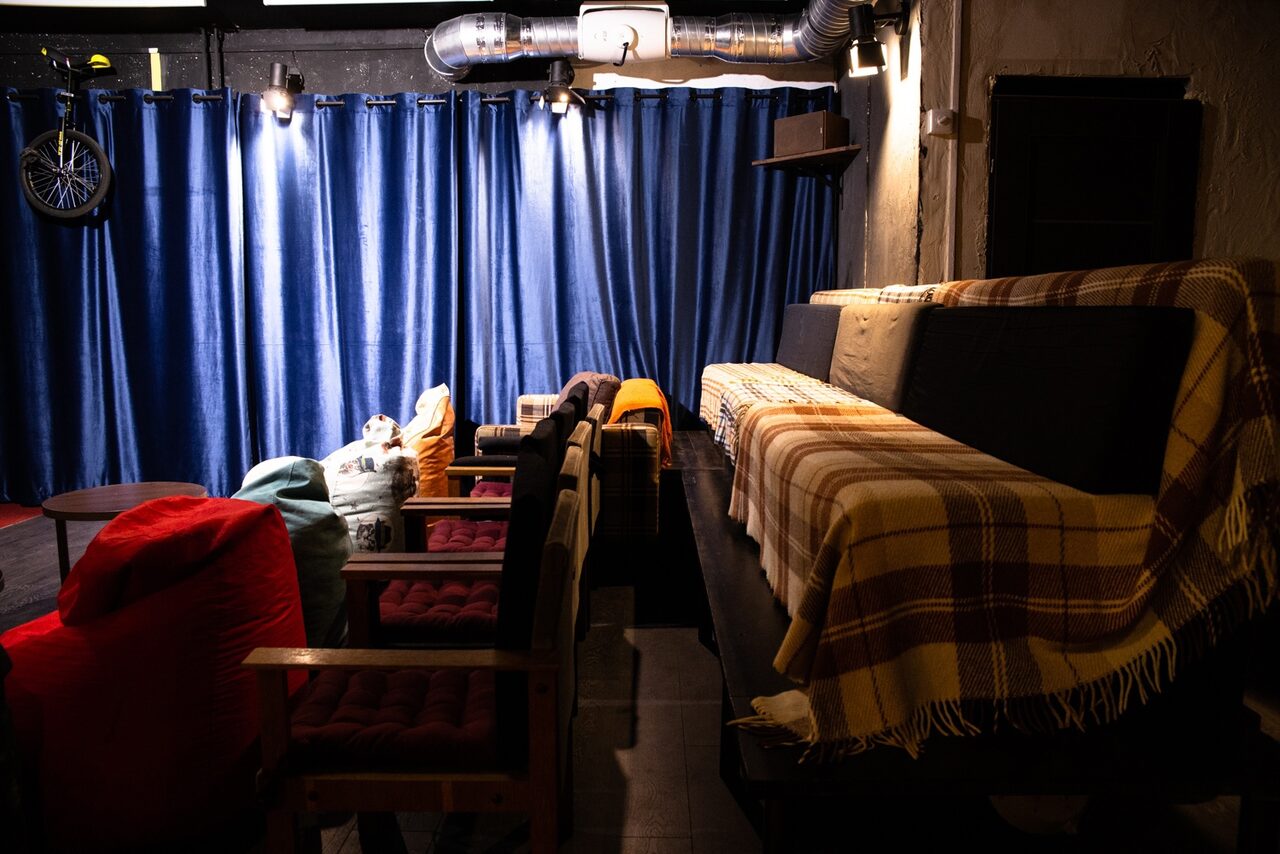 Арендовать Уютный лофт для кинопоказов