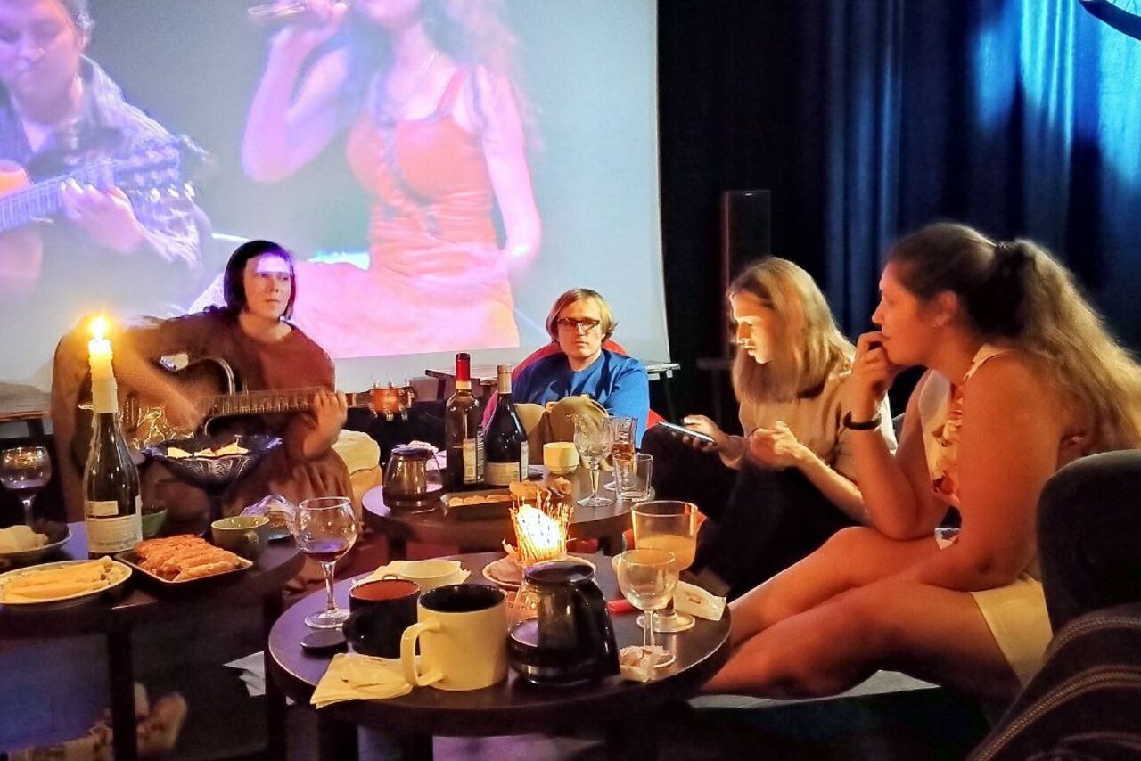 Арендовать Уютный лофт для кинопоказов