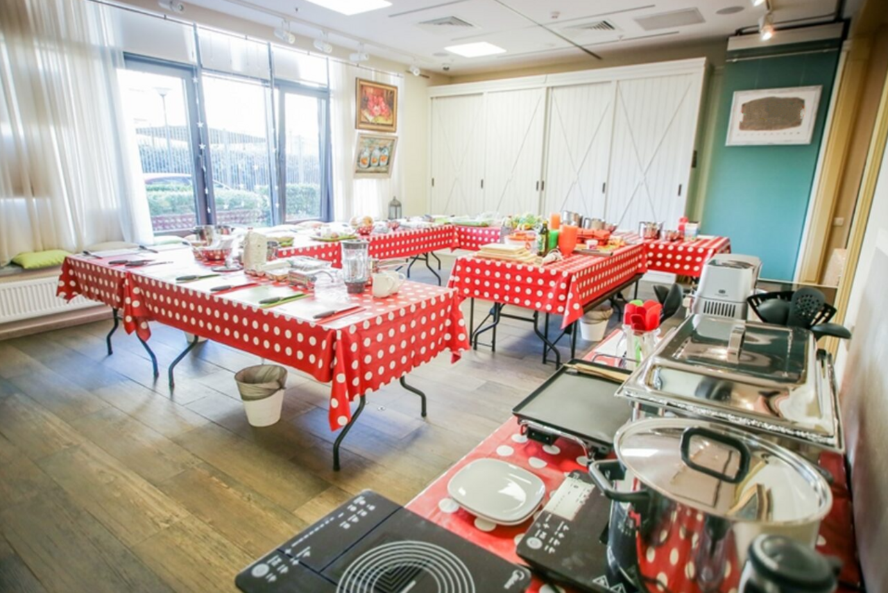 Арендовать Уютная студия в стиле прованс в центре Москвы