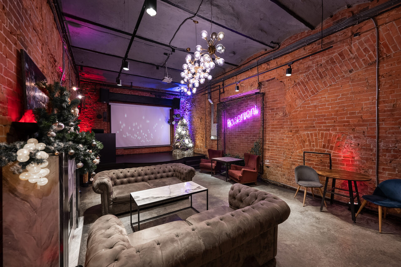 Арендовать Лофт со сценой