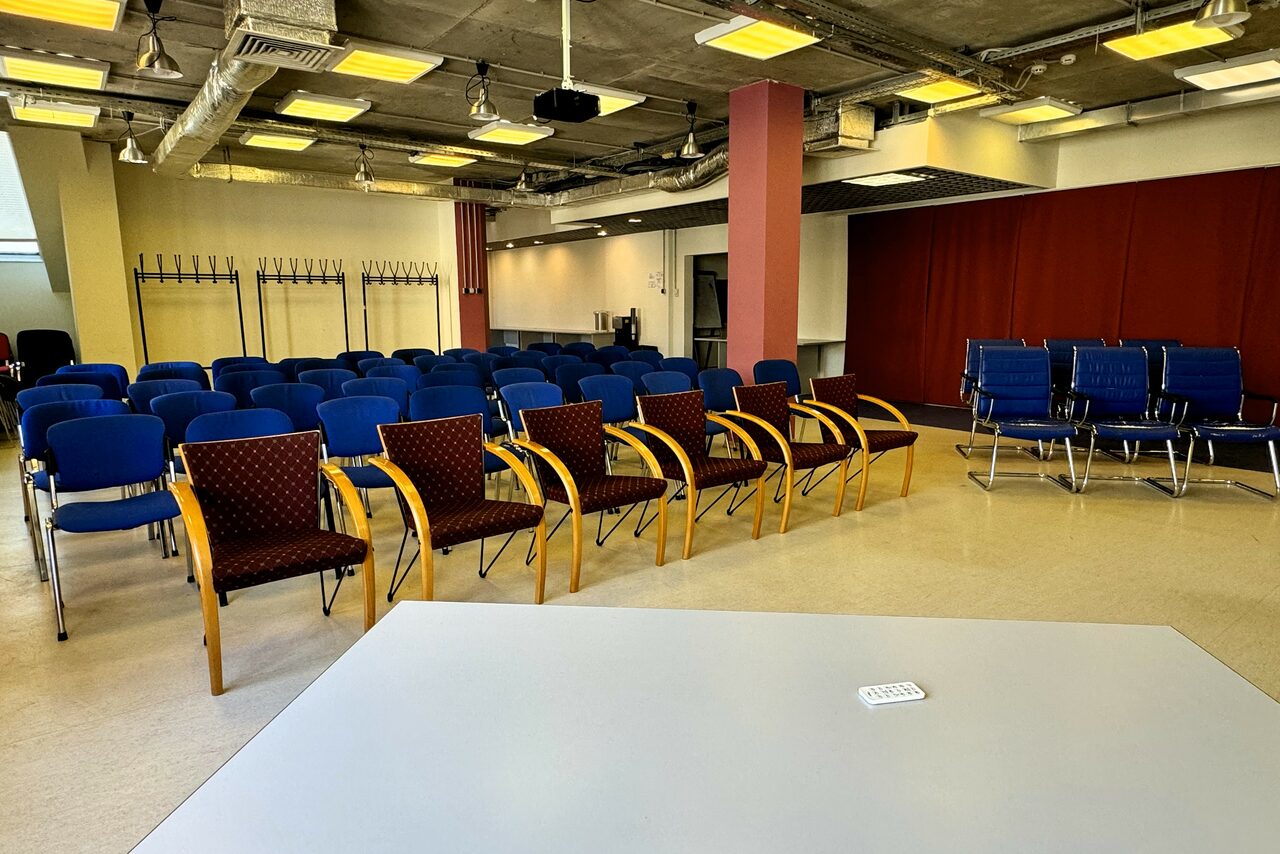 Арендовать Зал с комфортными креслами для образовательных мероприятий