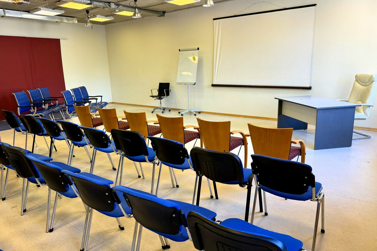 Арендовать Зал с комфортными креслами для образовательных мероприятий