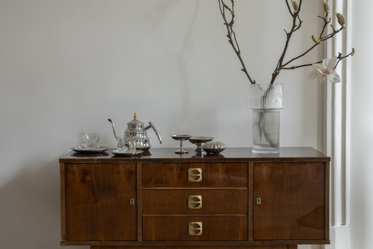 Арендовать Светлый зал с белой циклорамой и балконом