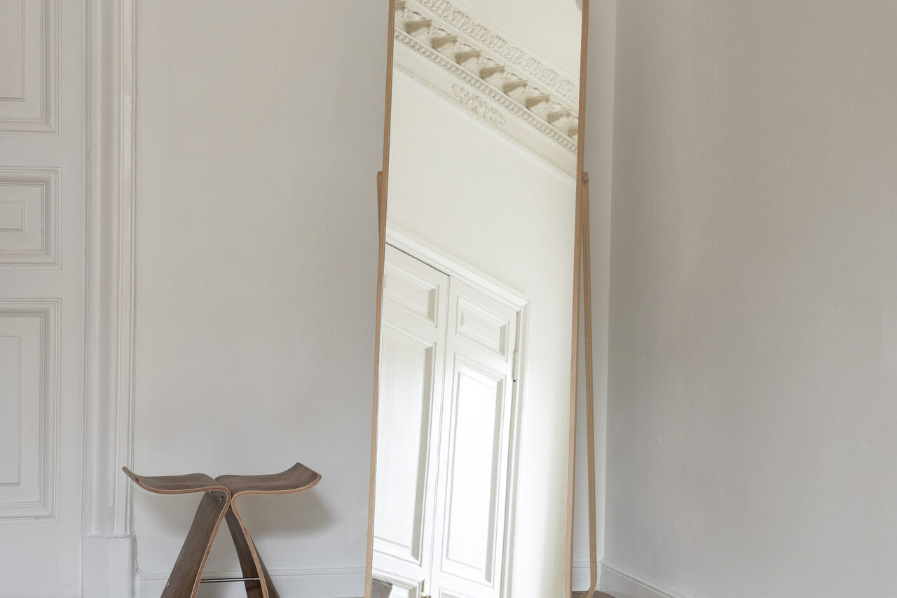 Арендовать Светлый зал с белой циклорамой и балконом