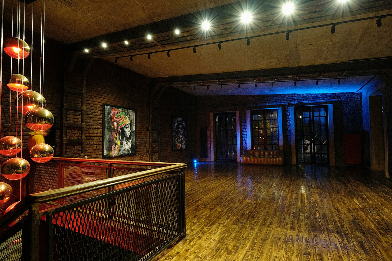 Арендовать GOELRO SPACE Просторный лофт для любого мероприятия