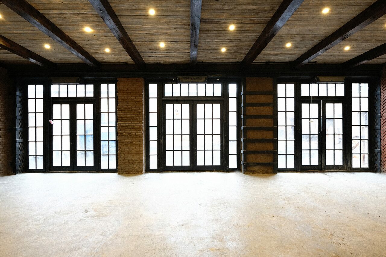 Арендовать GOELRO SPACE Просторный лофт для любого мероприятия