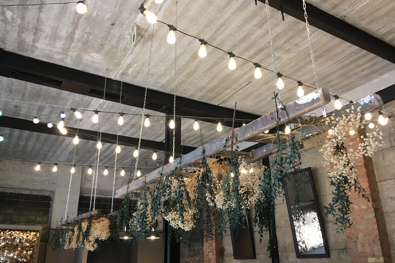 Арендовать Лофт с отдельным входом и большими окнами