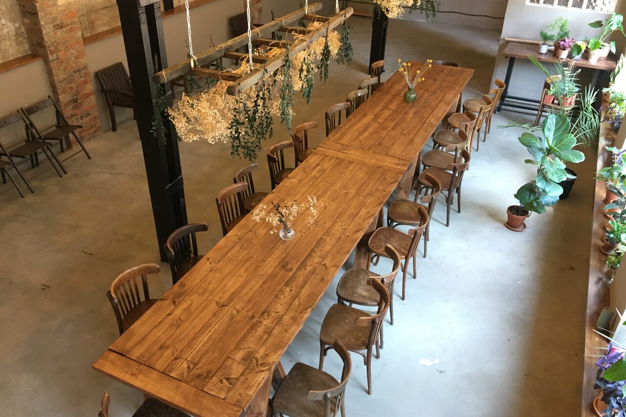 Арендовать Лофт с отдельным входом и большими окнами