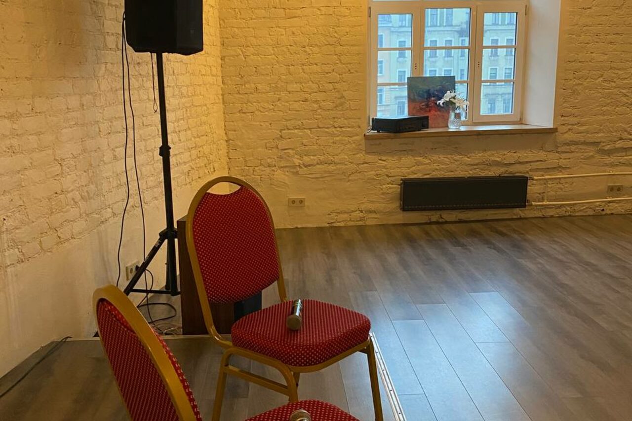 Арендовать Красая Баронесса Стилизованный лофт на набережной