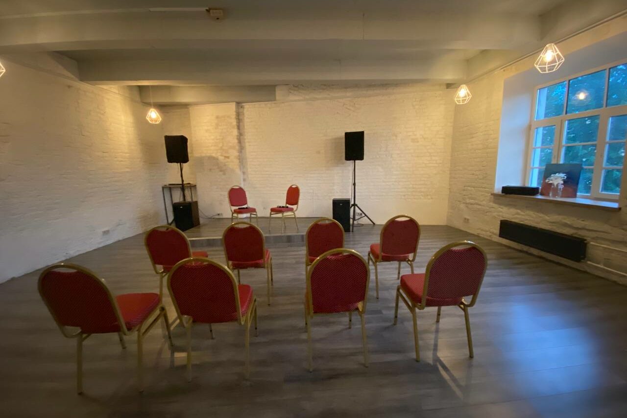 Арендовать Красая Баронесса Стилизованный лофт на набережной