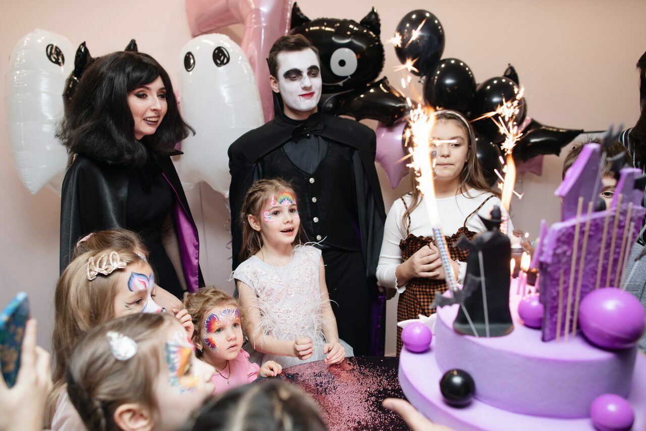 Арендовать Стилизованный лофт в сине-розовых оттенках