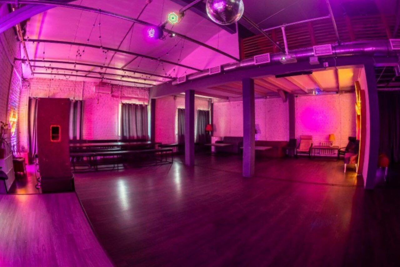 Арендовать Просторный лофт в центре города