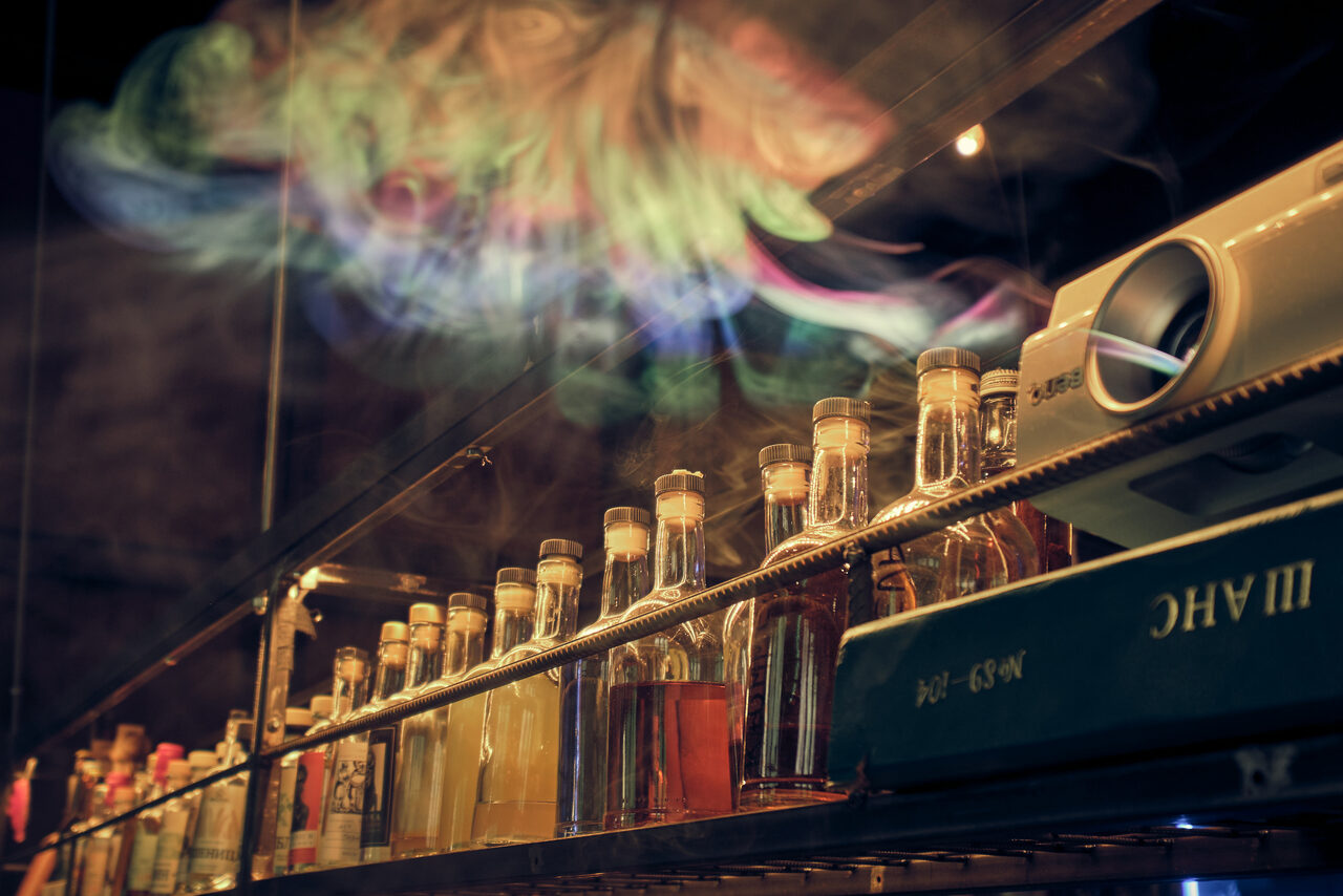 Арендовать Бар под закрытие со сценой 