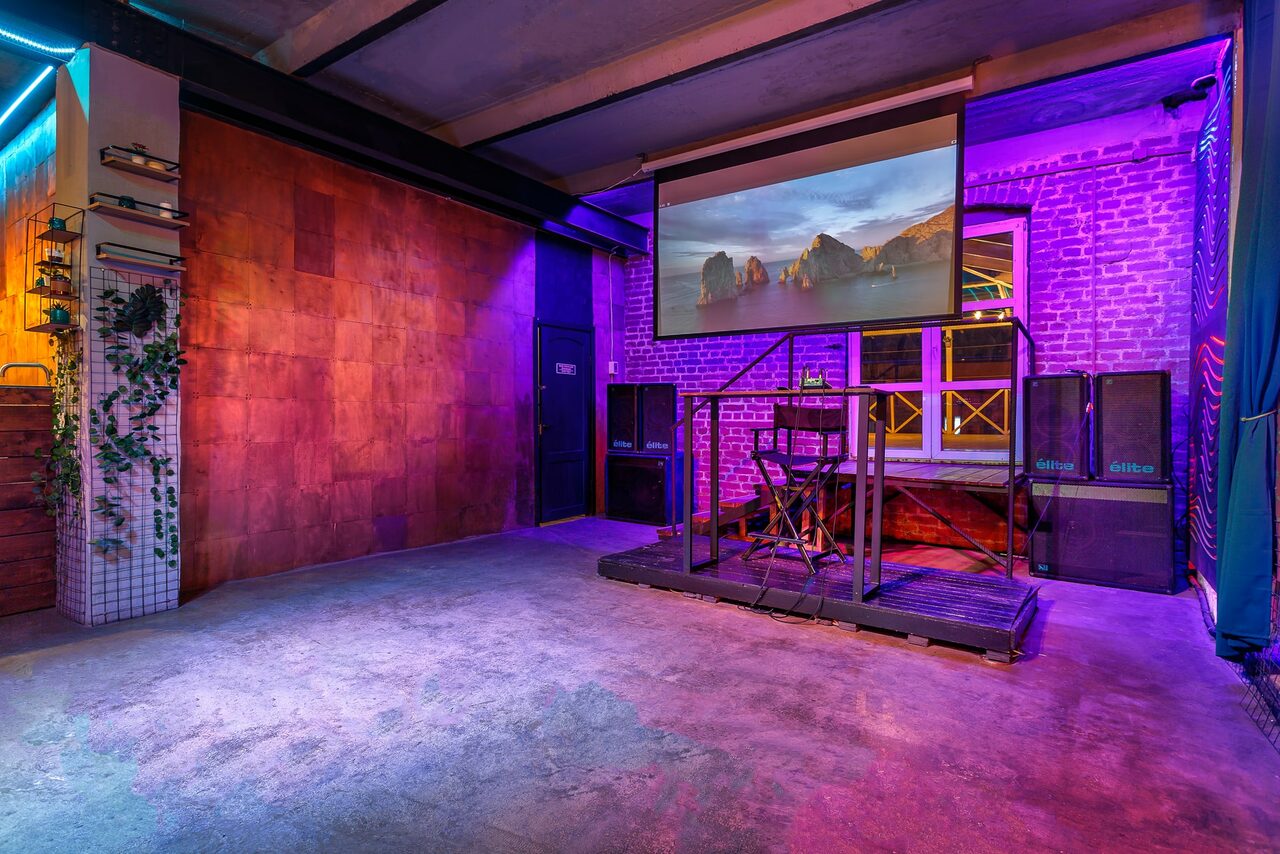 Арендовать Медный премиальный лофт с летней верандой