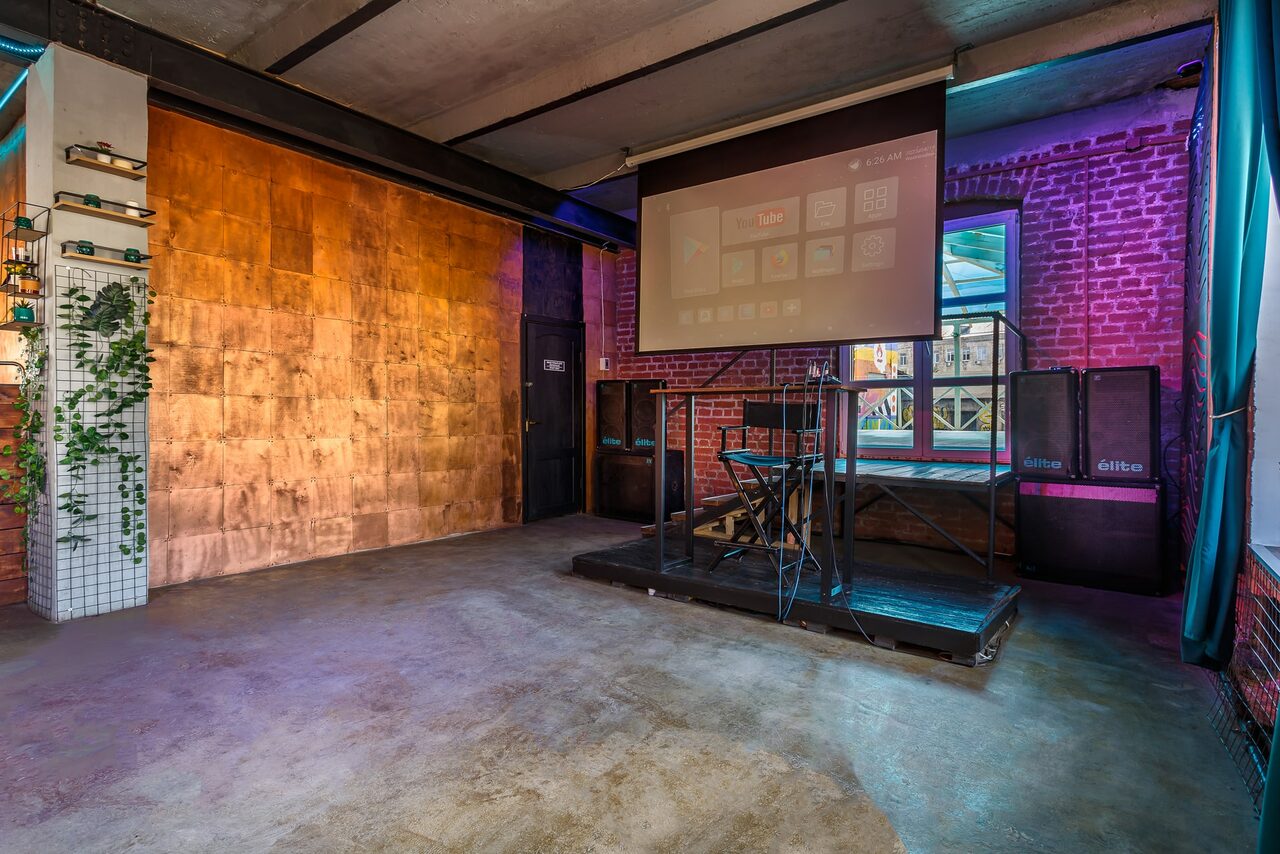 Арендовать Медный премиальный лофт с летней верандой