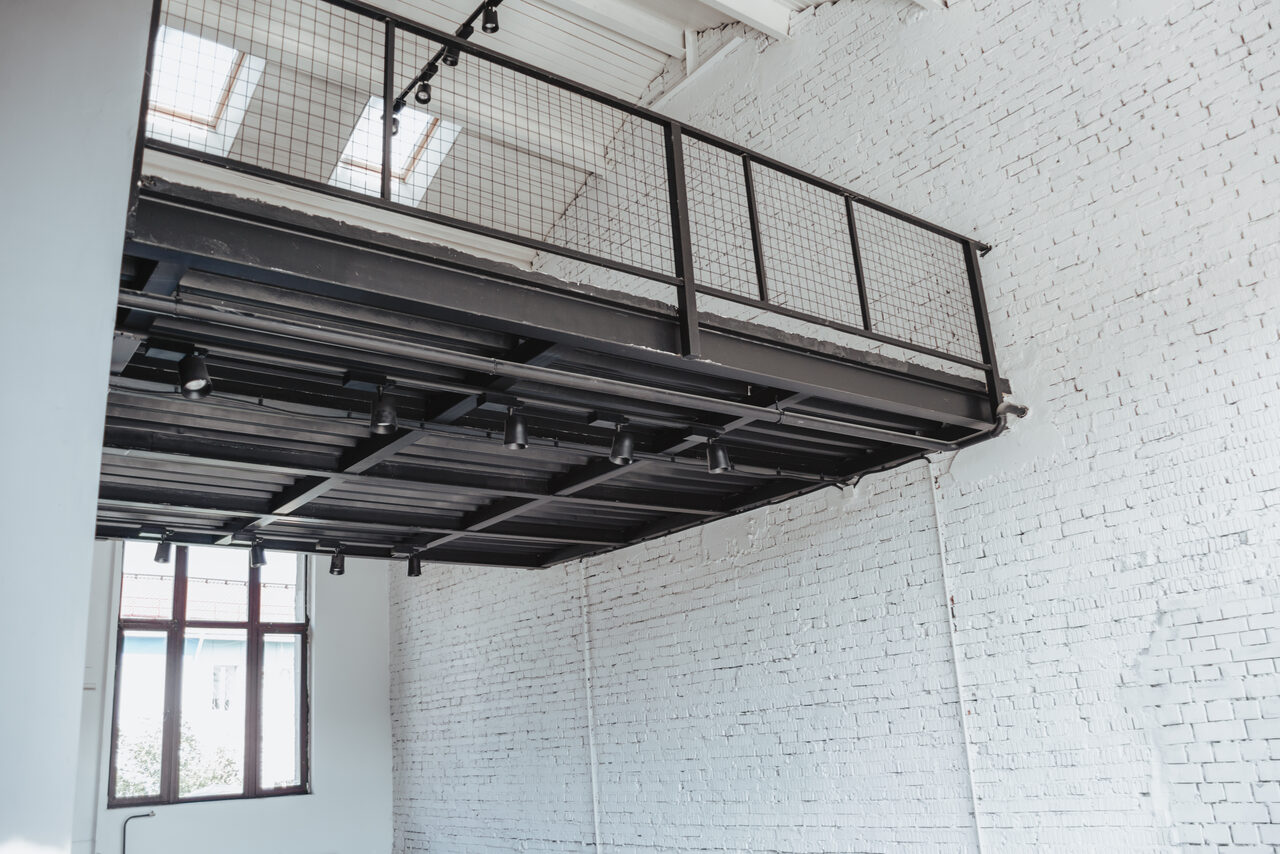 Арендовать Светлый лофт с высокими потолками