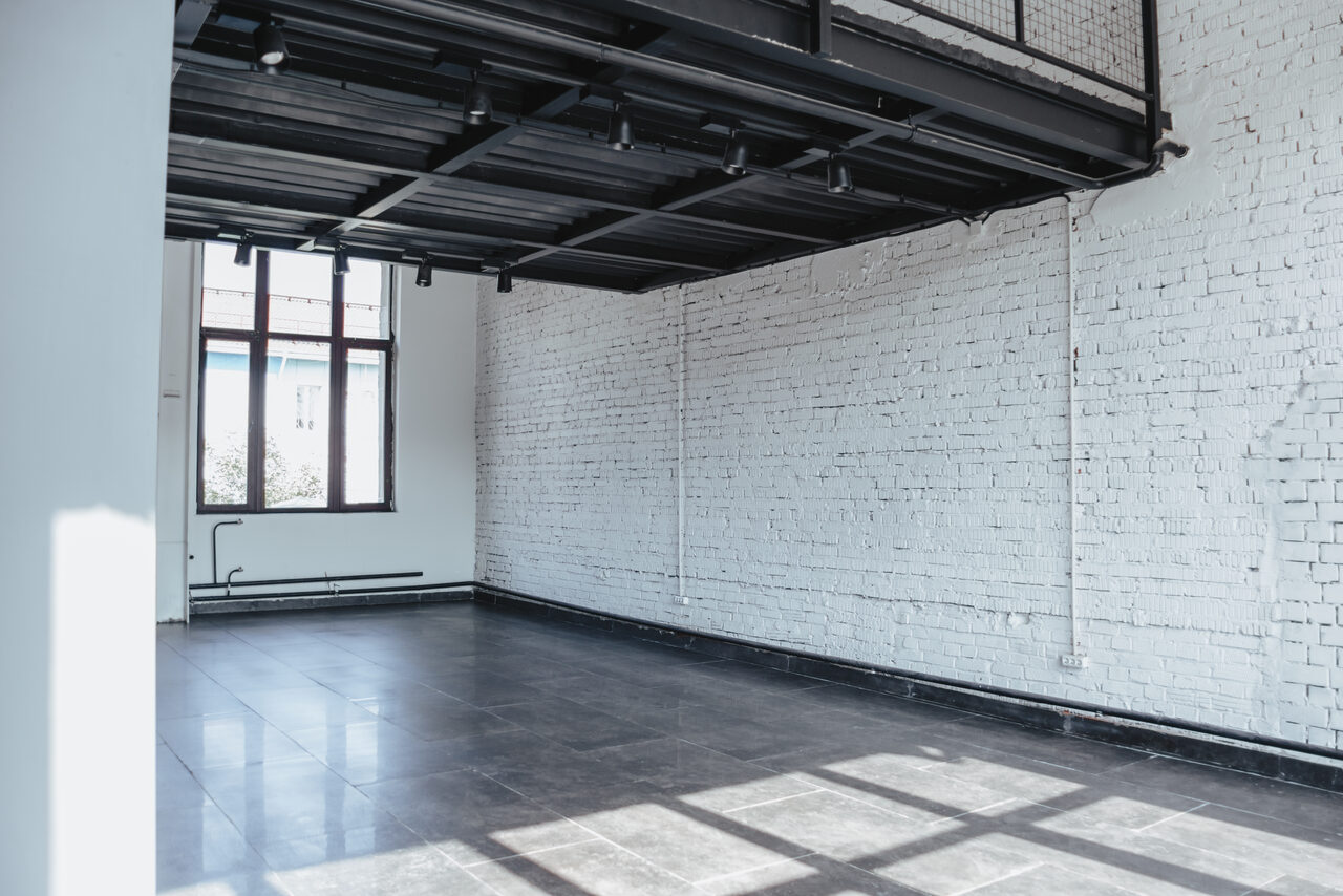 Арендовать Светлый лофт с высокими потолками