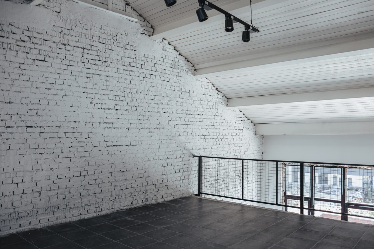 Арендовать Светлый лофт с высокими потолками