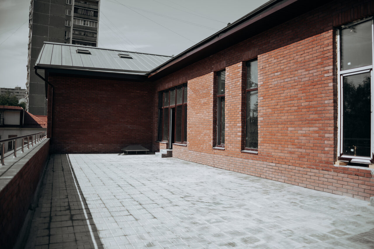 Арендовать Светлый лофт с высокими потолками