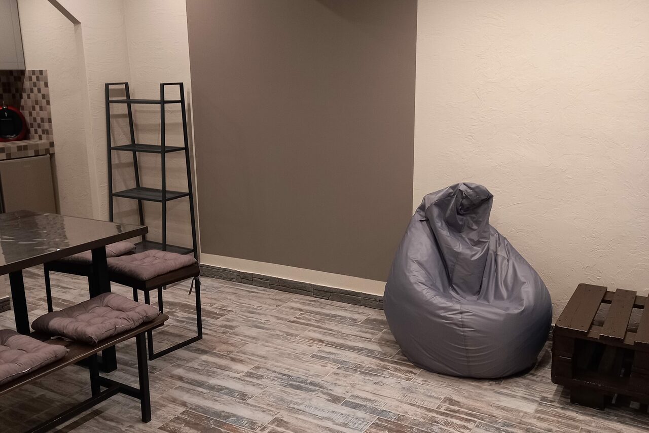 Арендовать Уютный лофт с меловой стеной