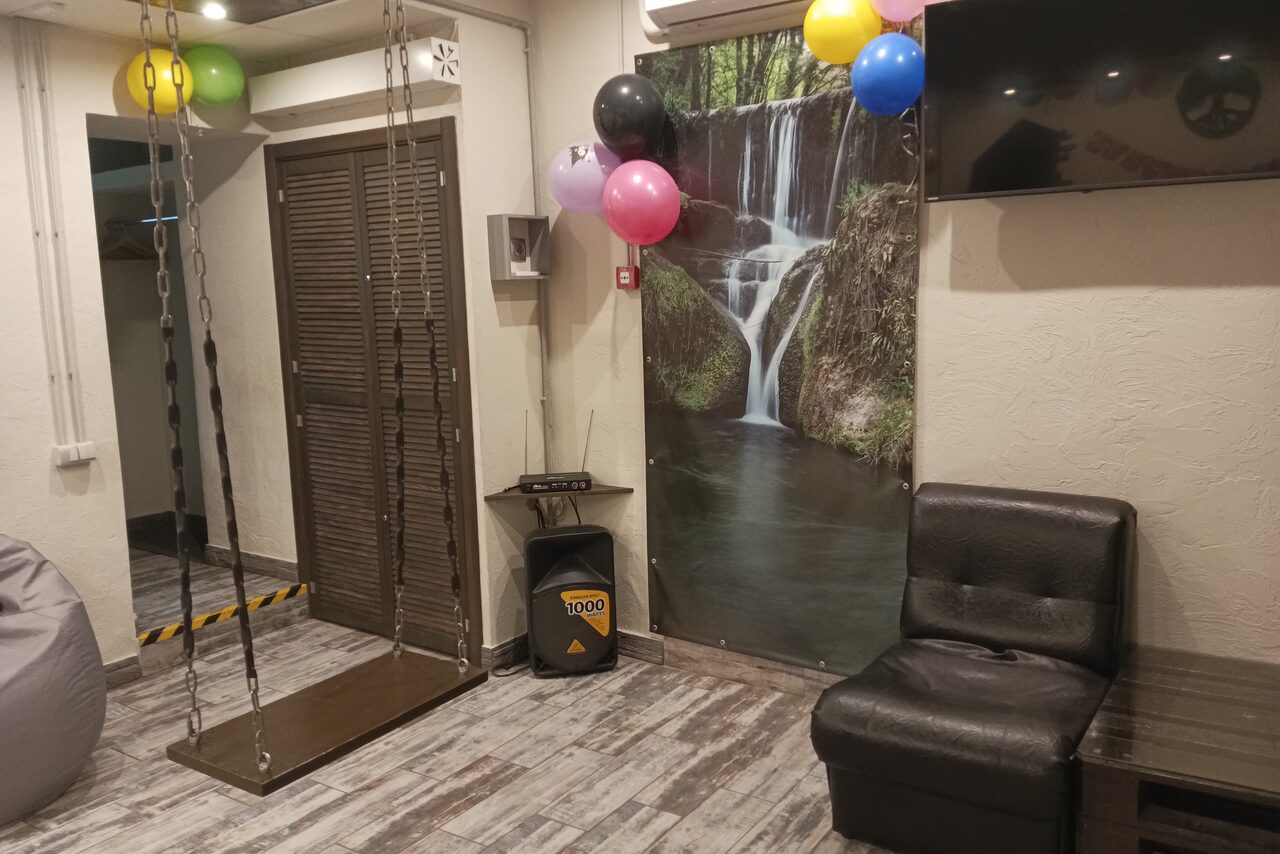 Арендовать Уютный лофт с меловой стеной