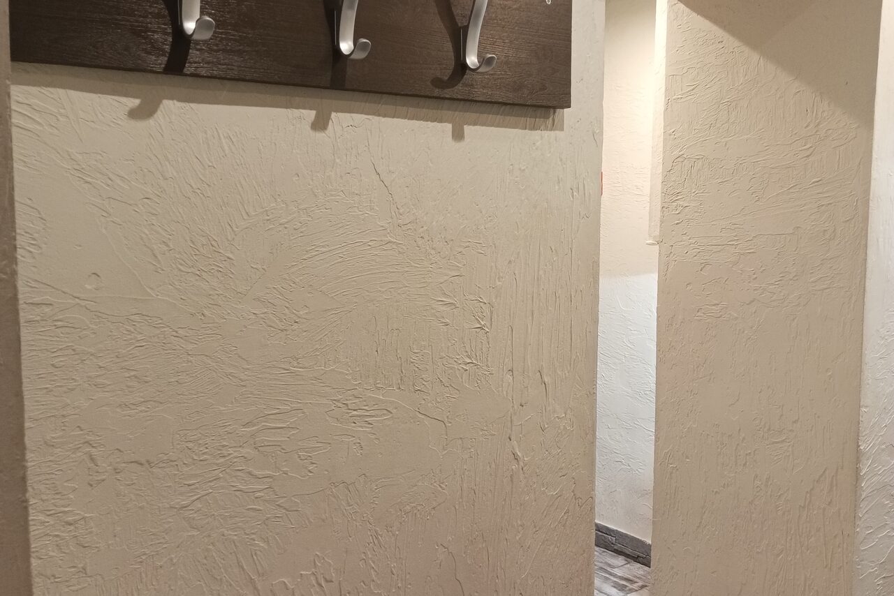 Арендовать Уютный лофт с меловой стеной