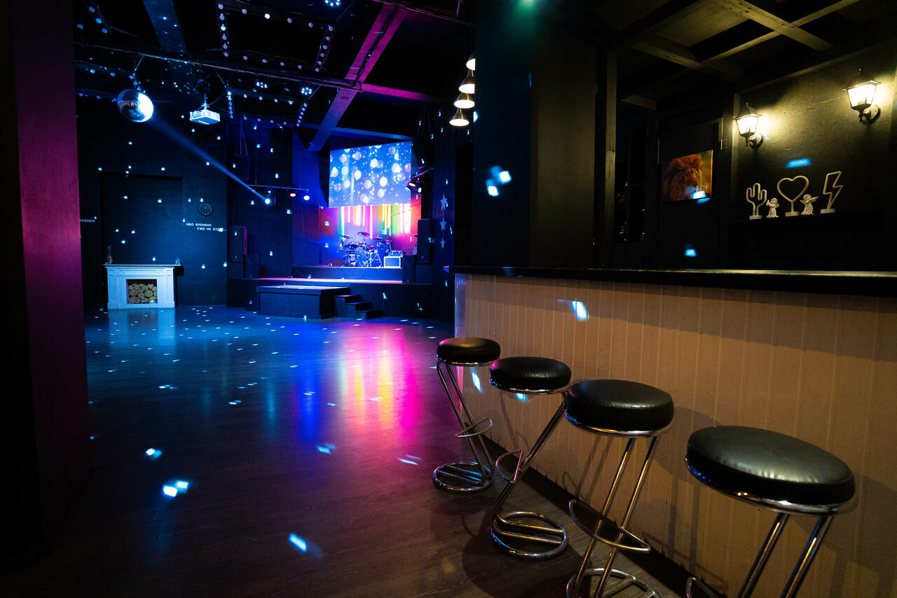 Арендовать Концертная площадка с панорамными окнами