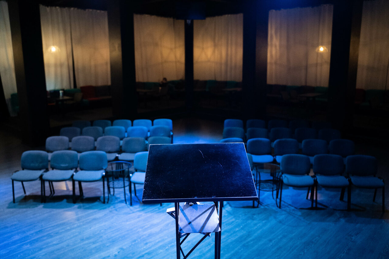 Арендовать Концертная площадка с панорамными окнами