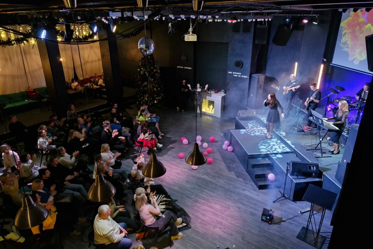 Арендовать Концертная площадка с панорамными окнами