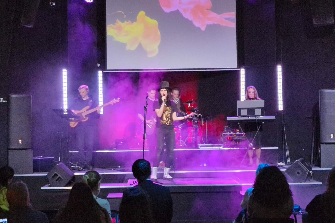 Арендовать Концертная площадка с панорамными окнами